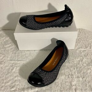 Bernie Mev Bella Me Black Polka Dot Flats Women’s Size 36 EU (5-5.5 US)